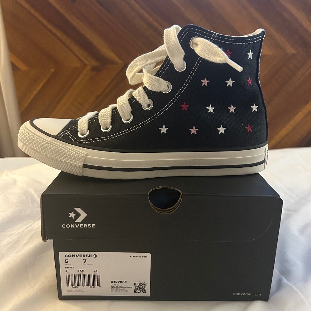 Women’s Converse All Star high tops size 7, new in the box!